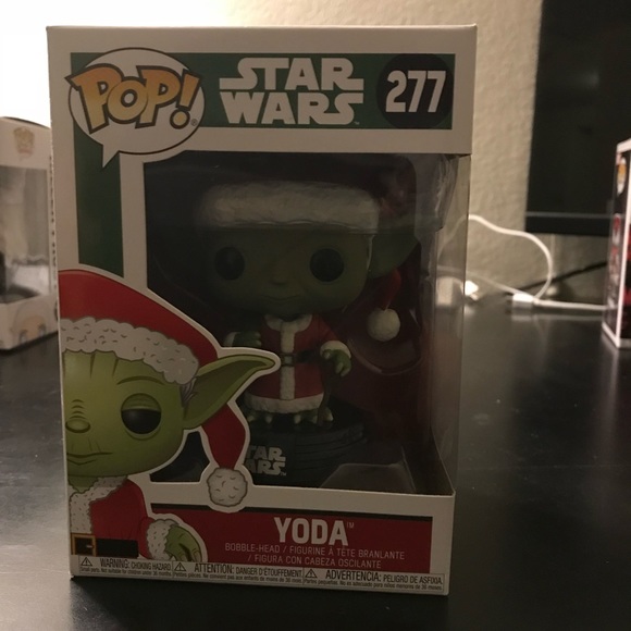 *Error* Yoda Holiday Funko Pop - Picture 1 of 7